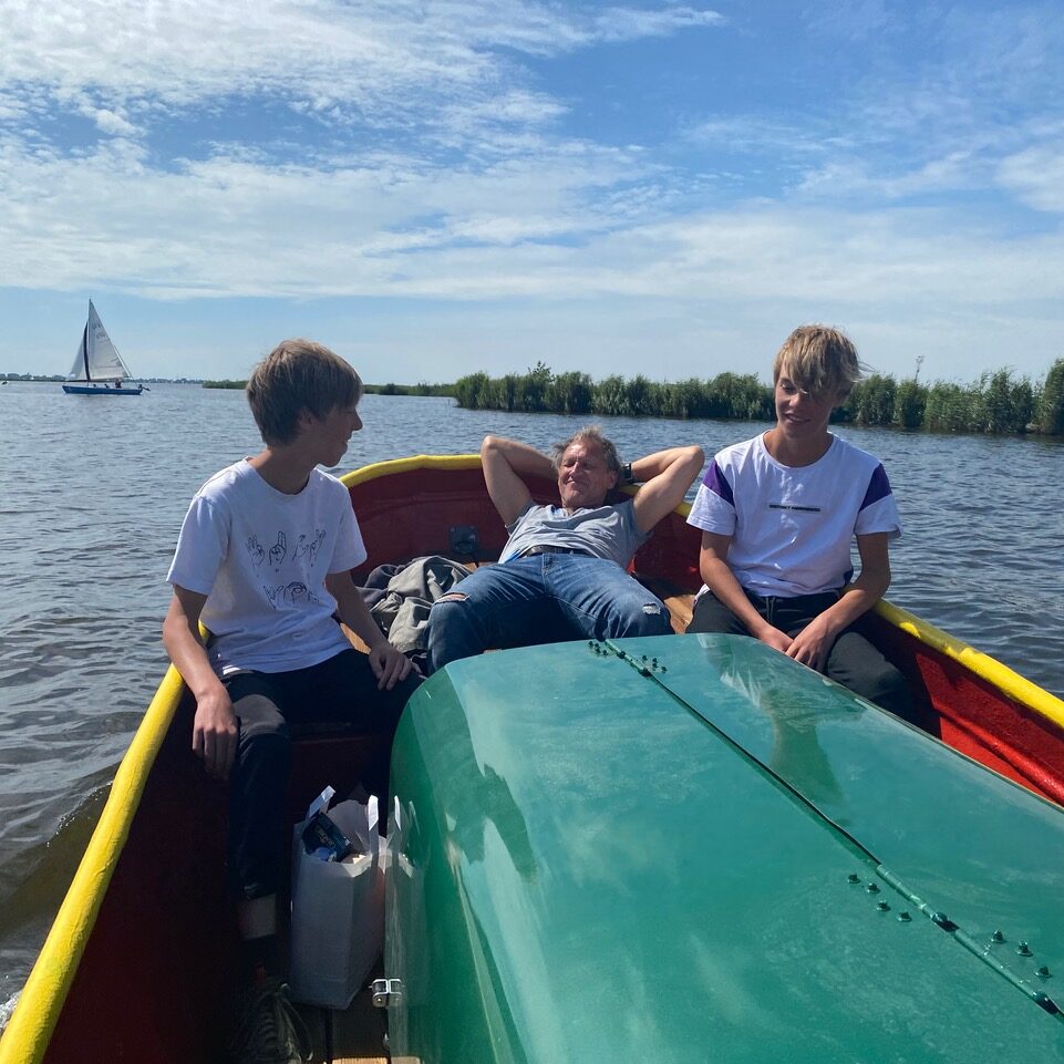 Hielke en Sietse in Kameleon op het water