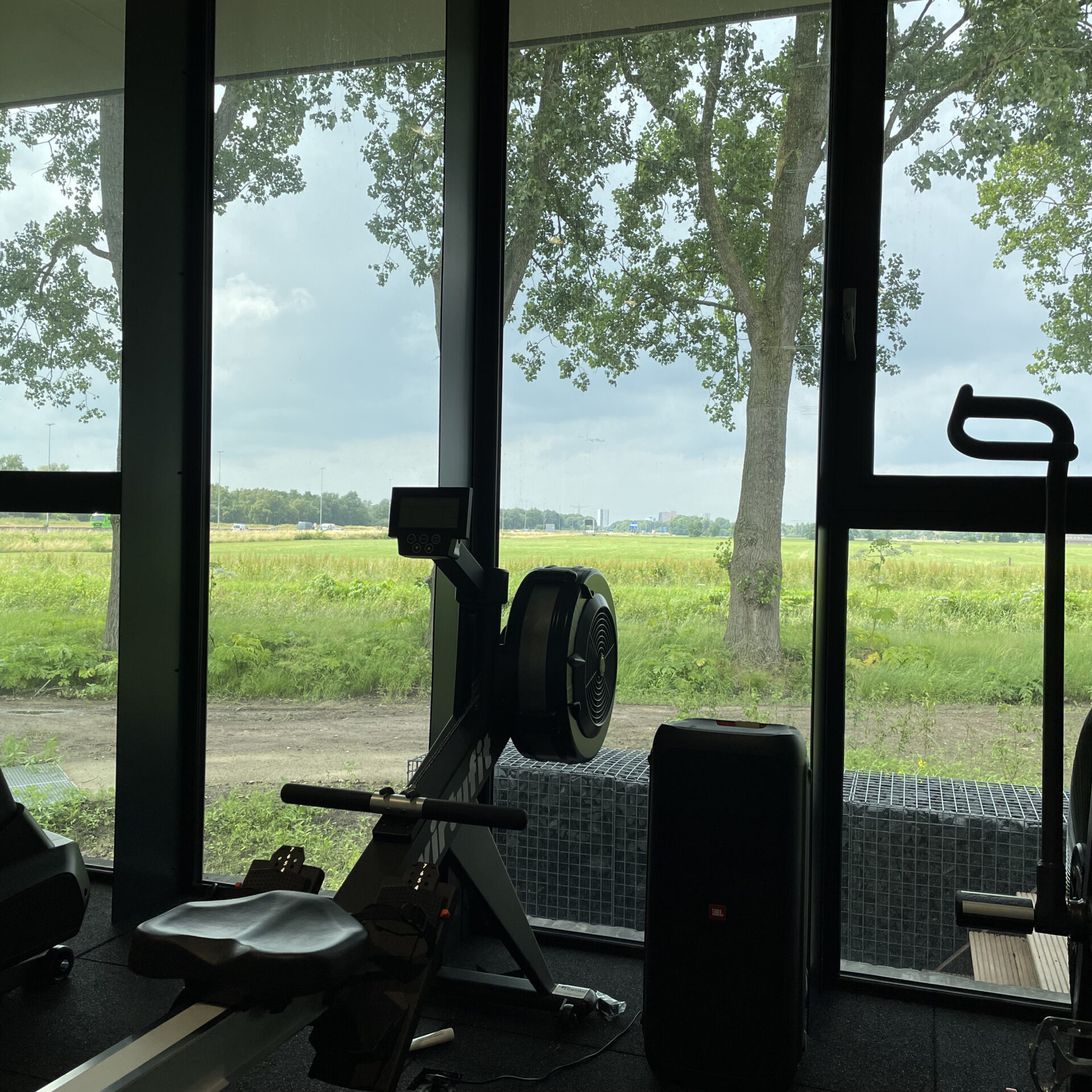 Fitnessruimte met uitzicht in kantoor New Nexus