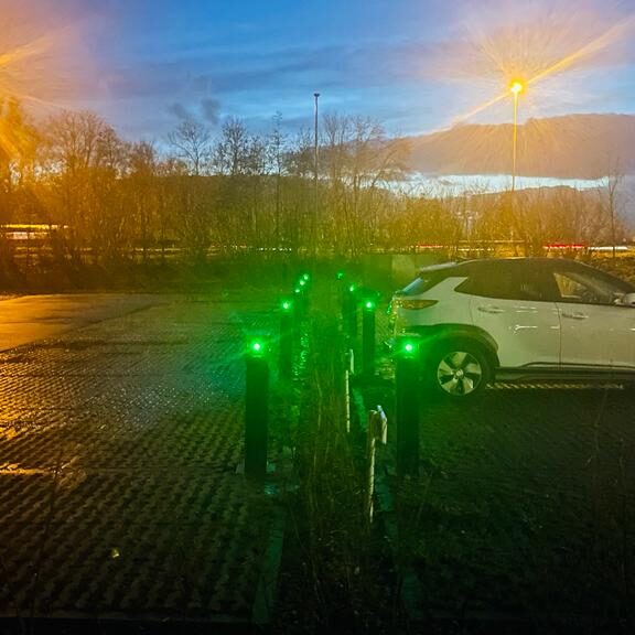 Laadplein elektrische auto's bij kantoor New Nexus