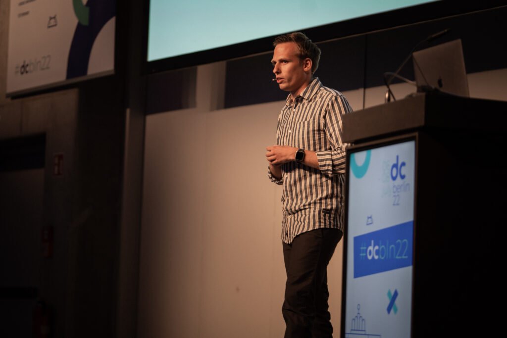 Collega Rutger Roffel sprak in juli op het Droidcon event in Berlijn en presenteerde de nieuwe wallet voor de RDW app, die als eerste ter wereld gebruik maakt van de nieuwe Android IndetitiCredential API package-summary.