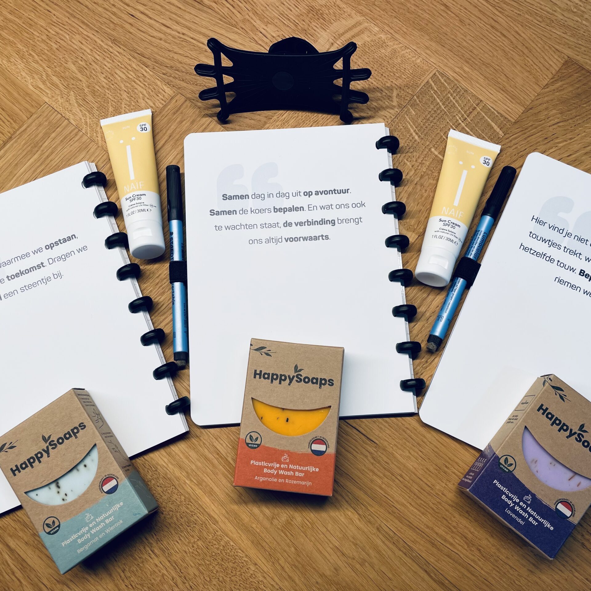 Quotes van Myron Hamming voorin uitwisbaar notitieboekje in zomerpakket New Nexus