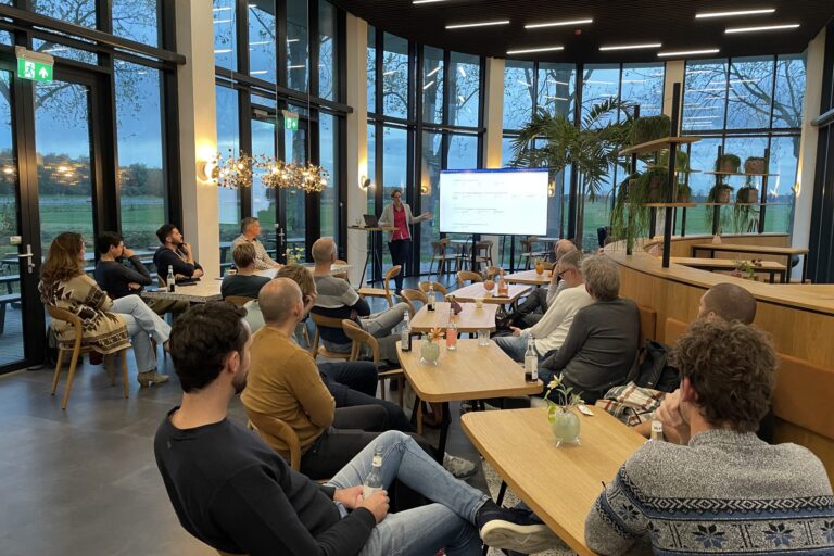 Mathilde demonstreert Agile waterval methode voor app en website ontwikkeling bij New Nexus