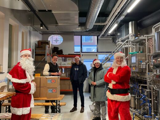 Collega's New Nexus krijgen uitleg over brouwerij De Prael