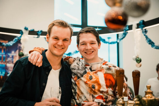 Boyen en Wouter bij de Kerstborrel 2022 New Nexus