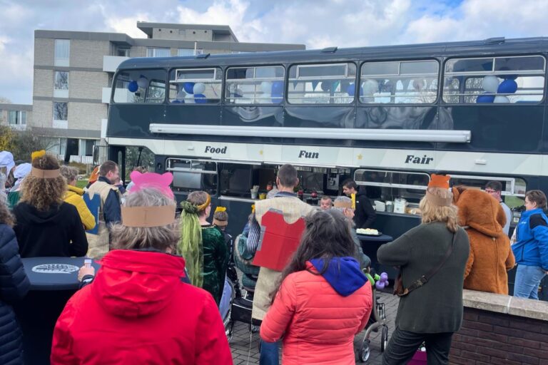 Buster foodtruck bij zorginstelling De Zijlen