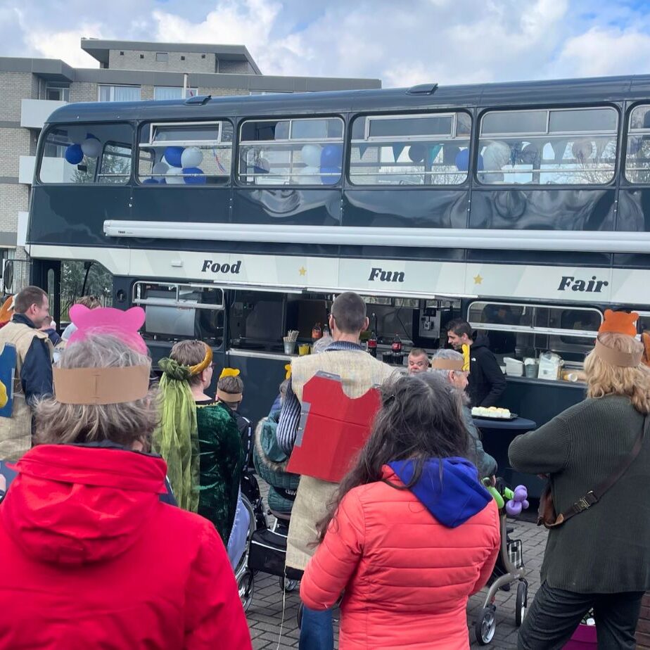 Buster foodtruck bij zorginstelling De Zijlen