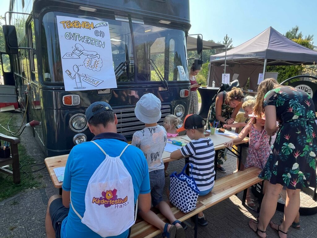 Buster foodtruck en New Nexus op Kinderfestival Haren
