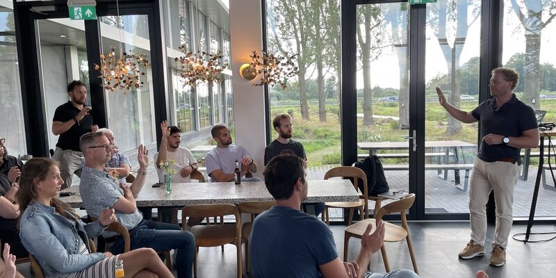 PizzAIsessie raise your hand PizzAIsessie raise your hand