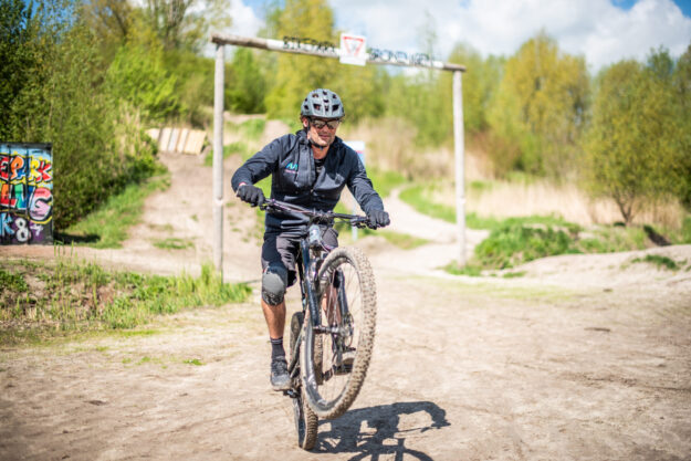 Pieter op de MTB