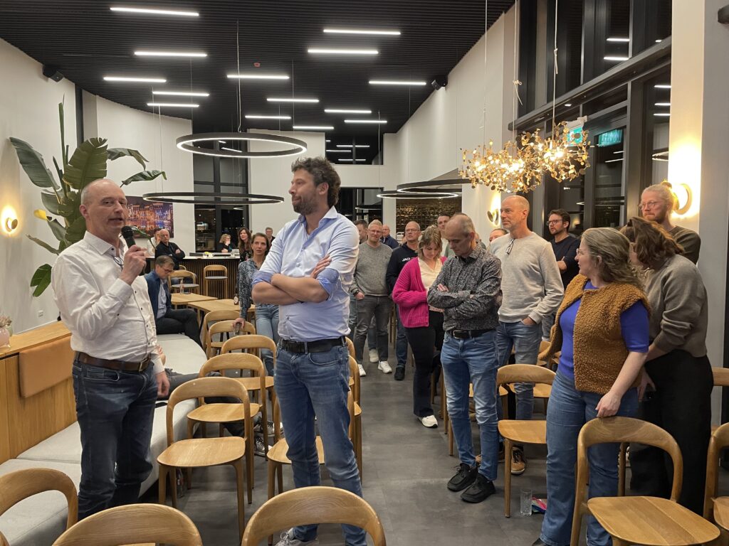 Bij New Nexus kun je altijd meedenken en meesturen, maar tijdens de Havensessie krijgen collega’s ook bewust een podium. Een kans om ideeën te delen, vragen te stellen en samen koers te bepalen.