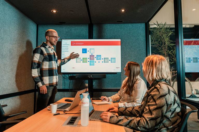 Sebastiaan presenteert datamodel Espria