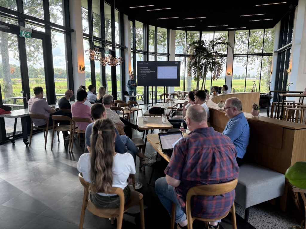 Blik op de zaal tijdens training Oscar Koster voorspellende data tijdens AI Summer School bij New Nexus
