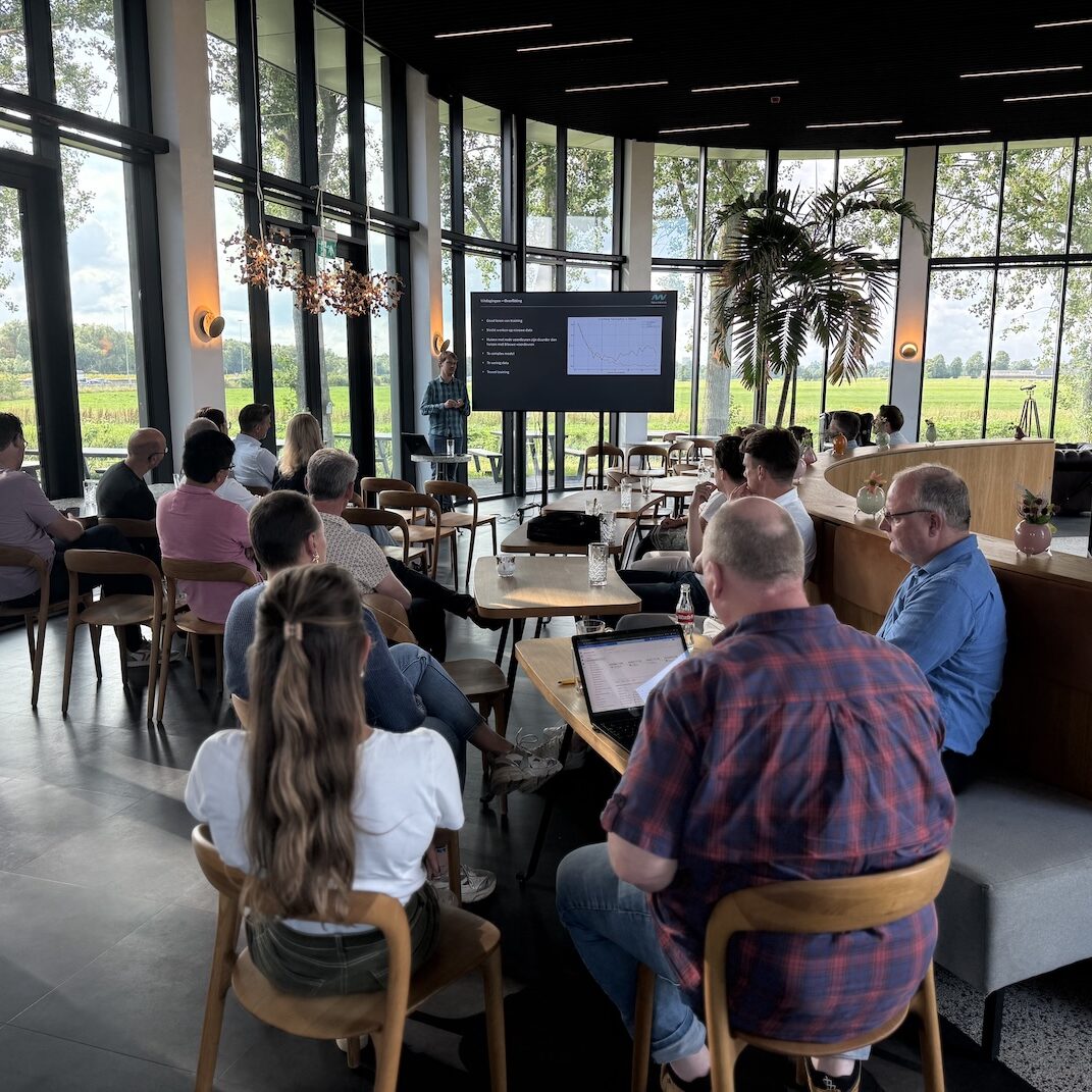 Blik op de zaal tijdens training Oscar Koster voorspellende data tijdens AI Summer School bij New Nexus