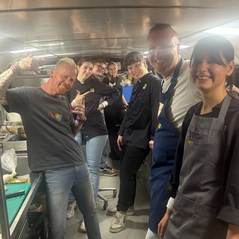 Buster met leerlingen op Horeca Xperience day