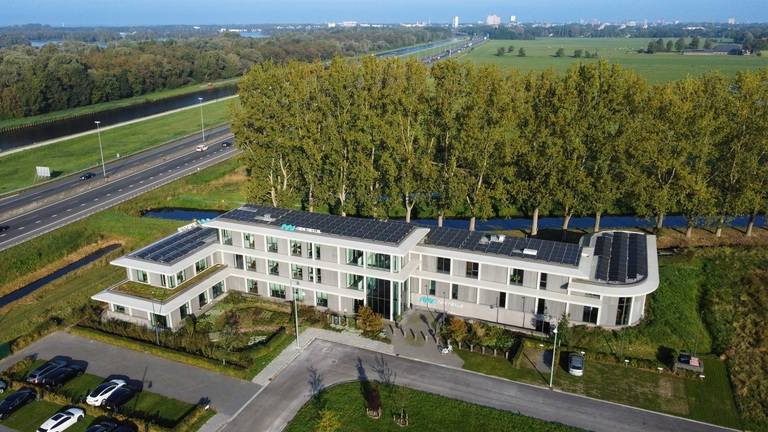 Tijdens de Duurzame Bedrijven Dagen openen wij op dinsdagmiddag 2 december onze deuren. Samen met onze partners Envitron, AIMZ en NEDBalans laten we zien wat ons kantoorgebouw nou precies zo duurzaam maakt en waarom het voor onze collega's voelt als een tweede thuis. Kom jij ook langs?